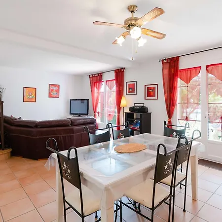 4 Pieces Pour 6 Personnes Avec Terrasse, Jardin, Garage Et Wifi A - Fr-1-409-136