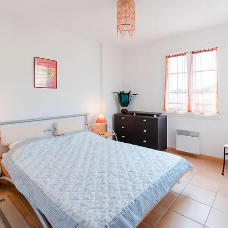 Villa 4 Pieces Pour 6 Personnes Avec Terrasse, Jardin, Garage Et Wifi A - Fr-1-409-136
