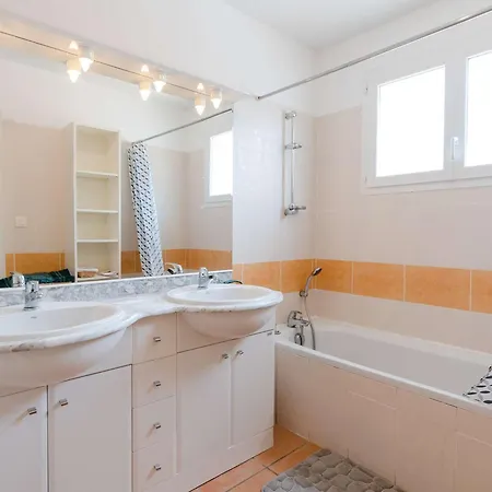 4 Pieces Pour 6 Personnes Avec Terrasse, Jardin, Garage Et Wifi A - Fr-1-409-136 * Narbonne-Plage