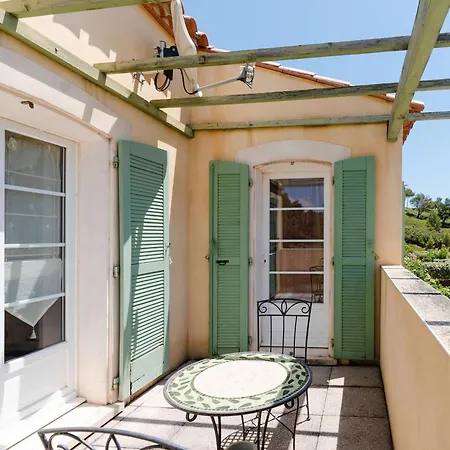 4 Pièces Pour 6 Personnes Avec Terrasse, Jardin, Garage Et Wifi à - Fr-1-409-136 Villa