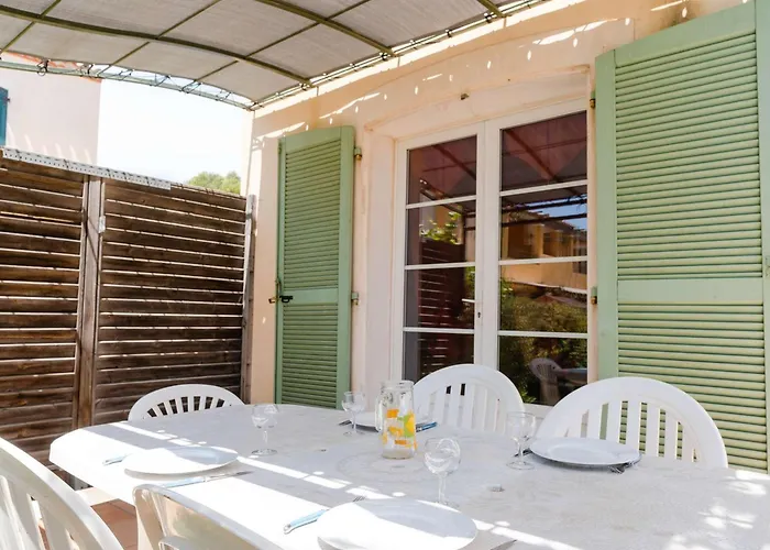 4 Pieces Pour 6 Personnes Avec Terrasse, Jardin, Garage Et Wifi A - Fr-1-409-136 빌라